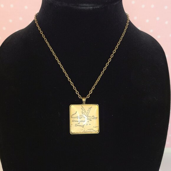 The Hobbit 'Desolation of Smaug' Pendant Necklace - Picture 2 of 5